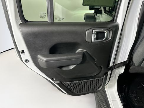 Used 2024 Jeep Wrangler Unlimited AWD/4WD image 24