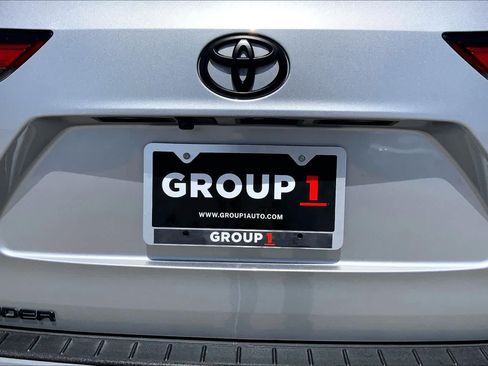 Used 2023 Toyota Highlander L FWD image 10