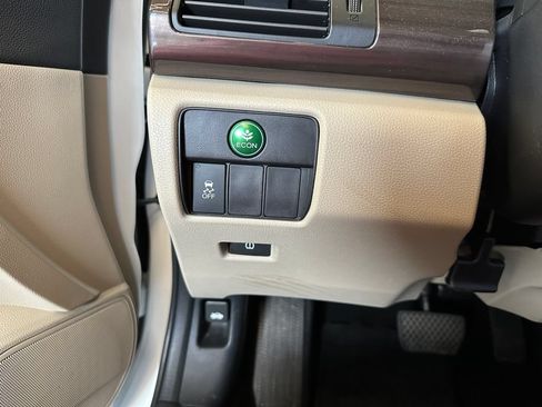 Used 2017 Honda Accord EX-L image 18
