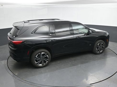 Used 2025 Buick Enclave Sport Touring AWD/4WD image 32