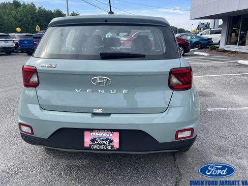 Used 2025 Hyundai Venue SE FWD image 6