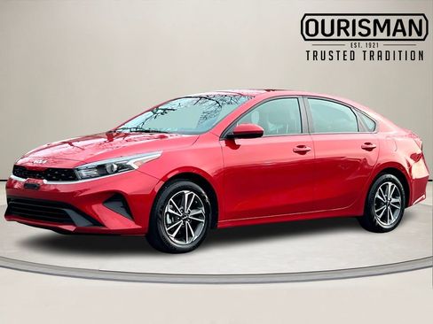 Used 2024 Kia Forte LXS image 2