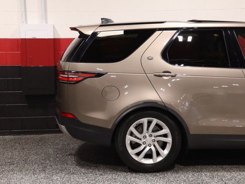 Used 2017 Land Rover Discovery HSE AWD/4WD image 5