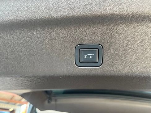 Used 2023 GMC Yukon Denali w/ LPO, Floor Liner Package AWD/4WD image 10