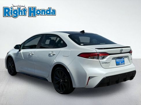 Used 2025 Toyota Corolla SE FWD image 4