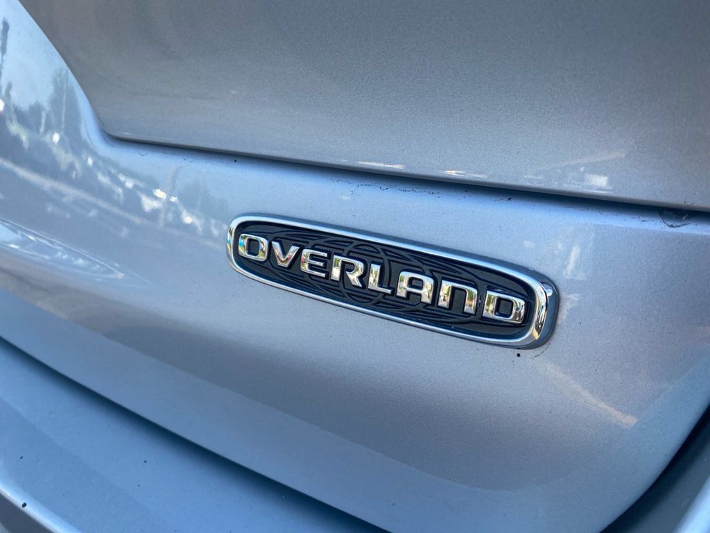 Used 2023 Jeep Grand Cherokee L Overland AWD/4WD image 32