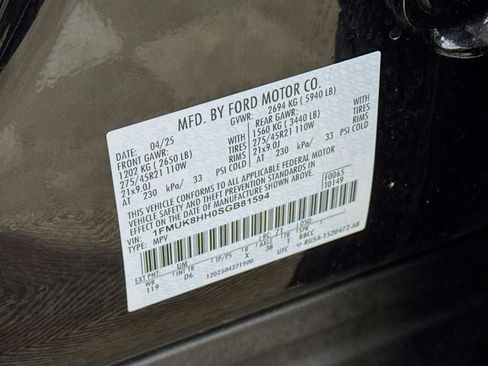 Used 2025 Ford Explorer Platinum w/ LUX Leather Package image 30