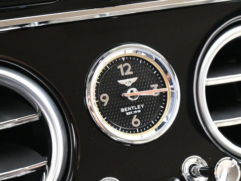 Used 2024 Bentley Continental GT image 21