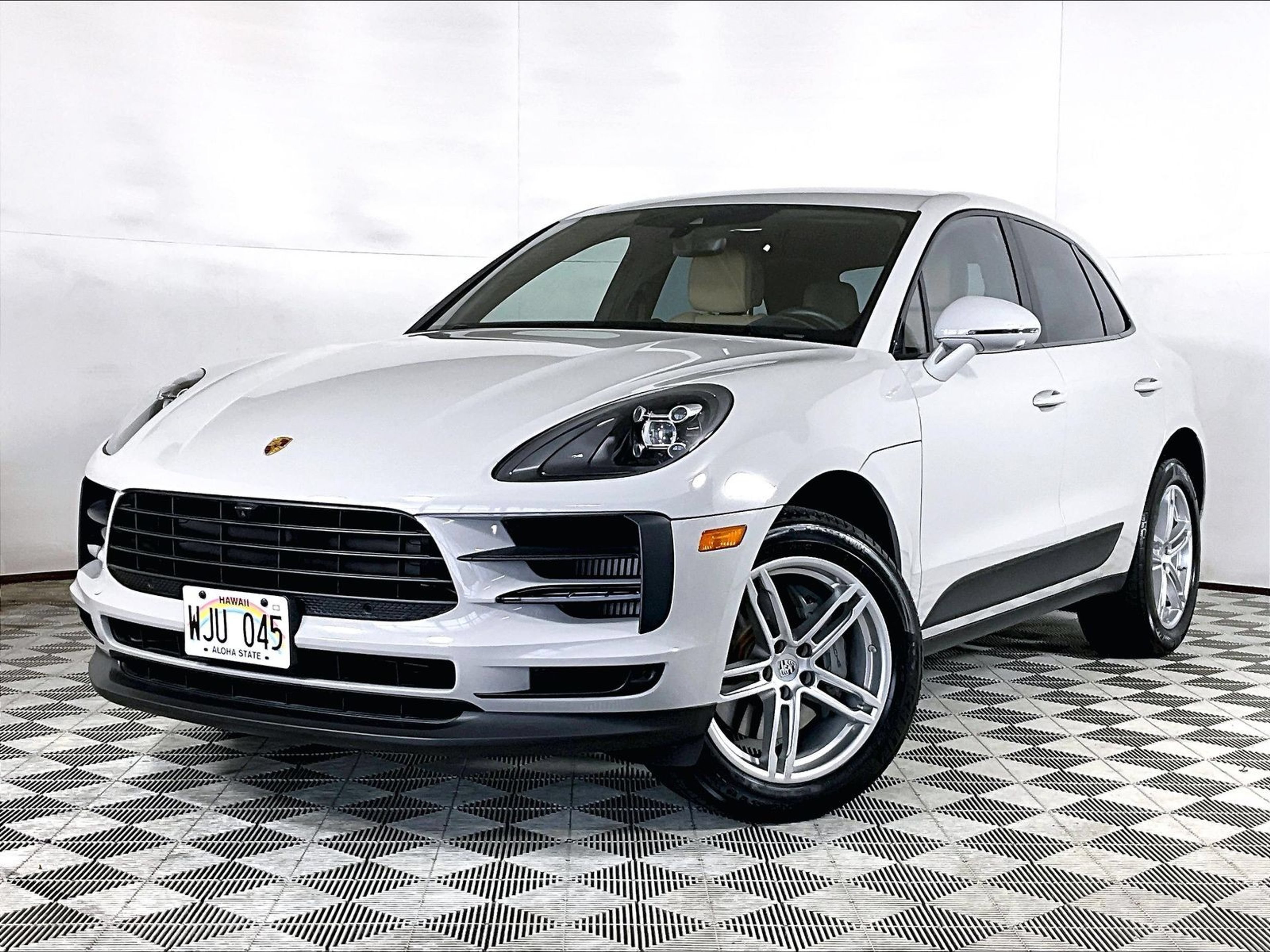 Certified 2021 Porsche Macan S AWD/4WD image 1