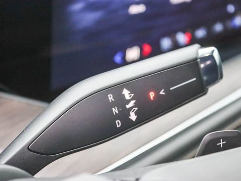 Used 2025 Chevrolet Suburban Premier image 19