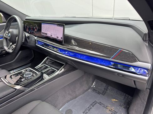Used 2023 BMW 740i RWD image 16