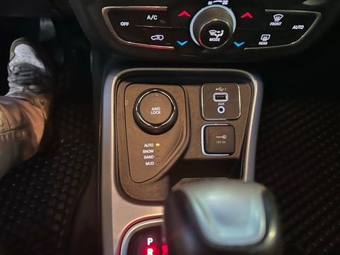 Used 2020 Jeep Compass Latitude w/ Cold Weather Group AWD/4WD image 23