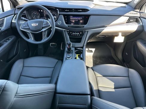 New 2025 Cadillac XT5 Sportv w/ LPO, Blue Accent Package AWD/4WD image 14