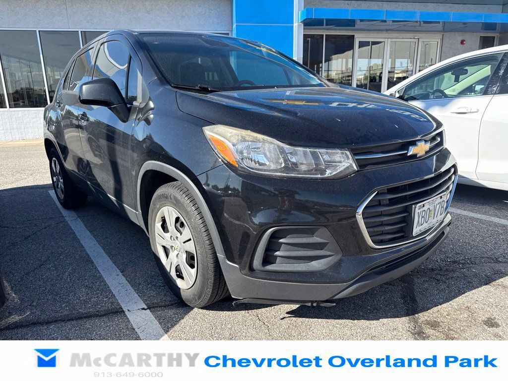 Used 2018 Chevrolet Trax LS FWD image 3