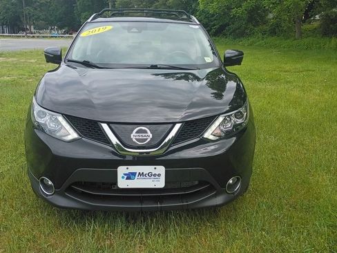 Used 2019 Nissan Rogue Sport SL w/ Premium Package AWD/4WD image 2
