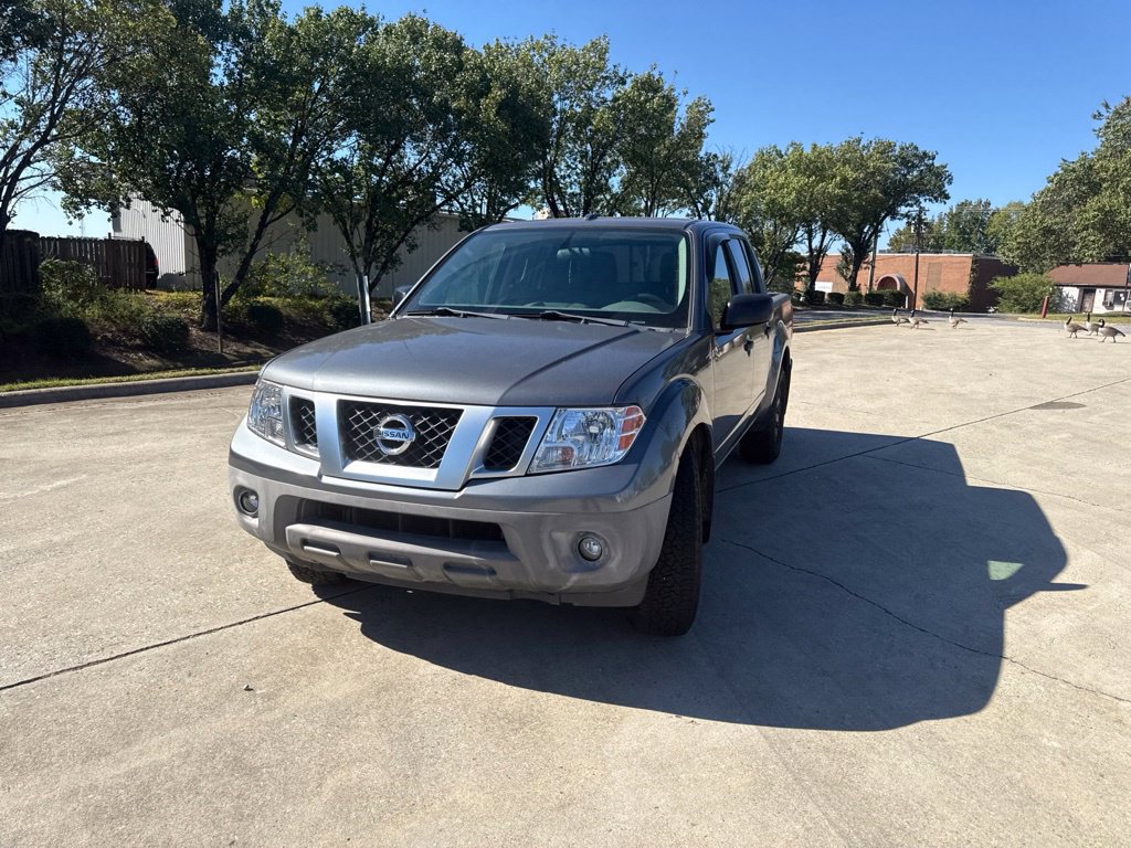 Used 2018 Nissan Frontier SV RWD image 2