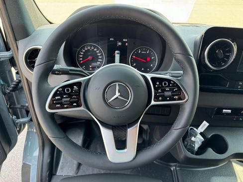 Used 2024 Mercedes-Benz Sprinter 144 Cargo image 17