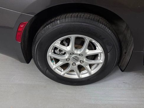 Used 2022 Chrysler Voyager LX FWD image 14