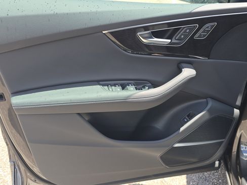 New 2025 Audi Q8 Premium Plus image 16