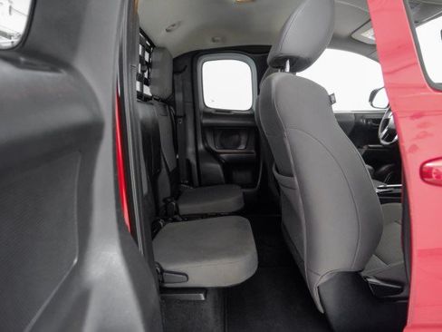 Used 2018 Toyota Tacoma SR RWD image 37