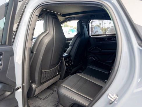 Certified 2025 Porsche Cayenne GTS image 18