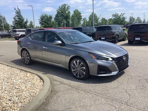 Used 2023 Nissan Altima 2.5 SL AWD/4WD image 3