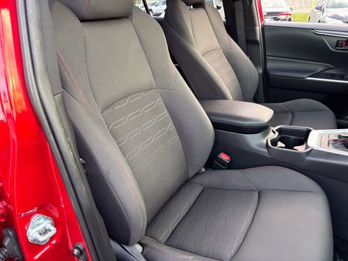 Certified 2021 Toyota RAV4 SE image 35