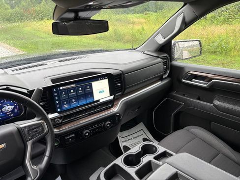 Used 2025 Chevrolet Silverado 1500 LT AWD/4WD image 45