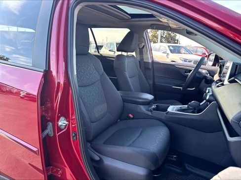 Used 2024 Toyota RAV4 XLE w/ Convenience Package AWD/4WD image 30