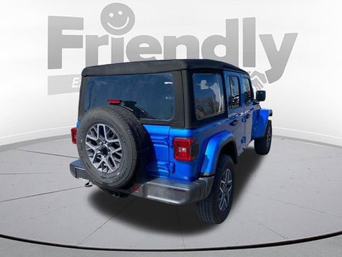 Used 2024 Jeep Wrangler Unlimited Sahara AWD/4WD image 5