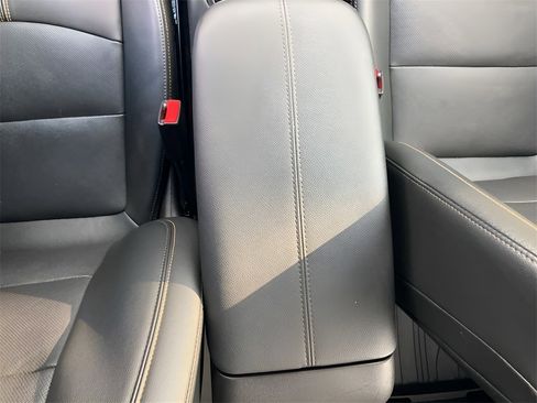 Used 2022 Chevrolet Equinox Premier w/ LPO, Floor Liner Package image 27