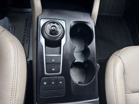 Used 2022 Ford Escape Titanium w/ Class II Trailer Tow Package image 36