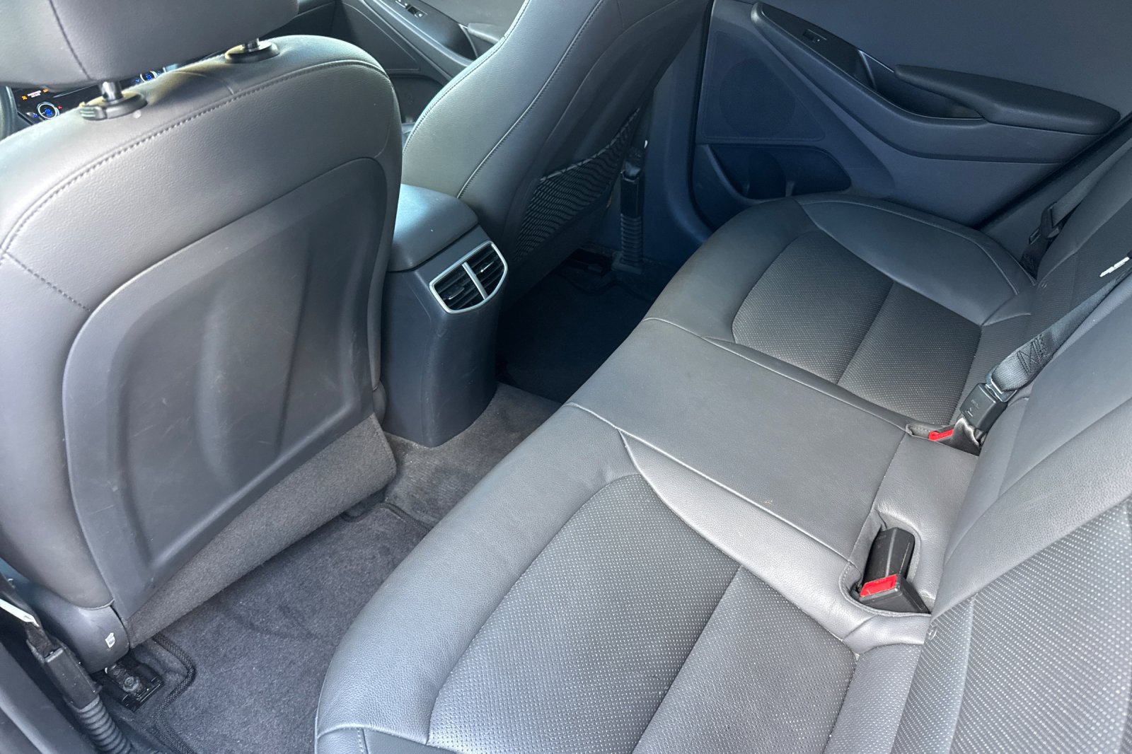 Used 2020 Hyundai Ioniq Limited FWD image 15