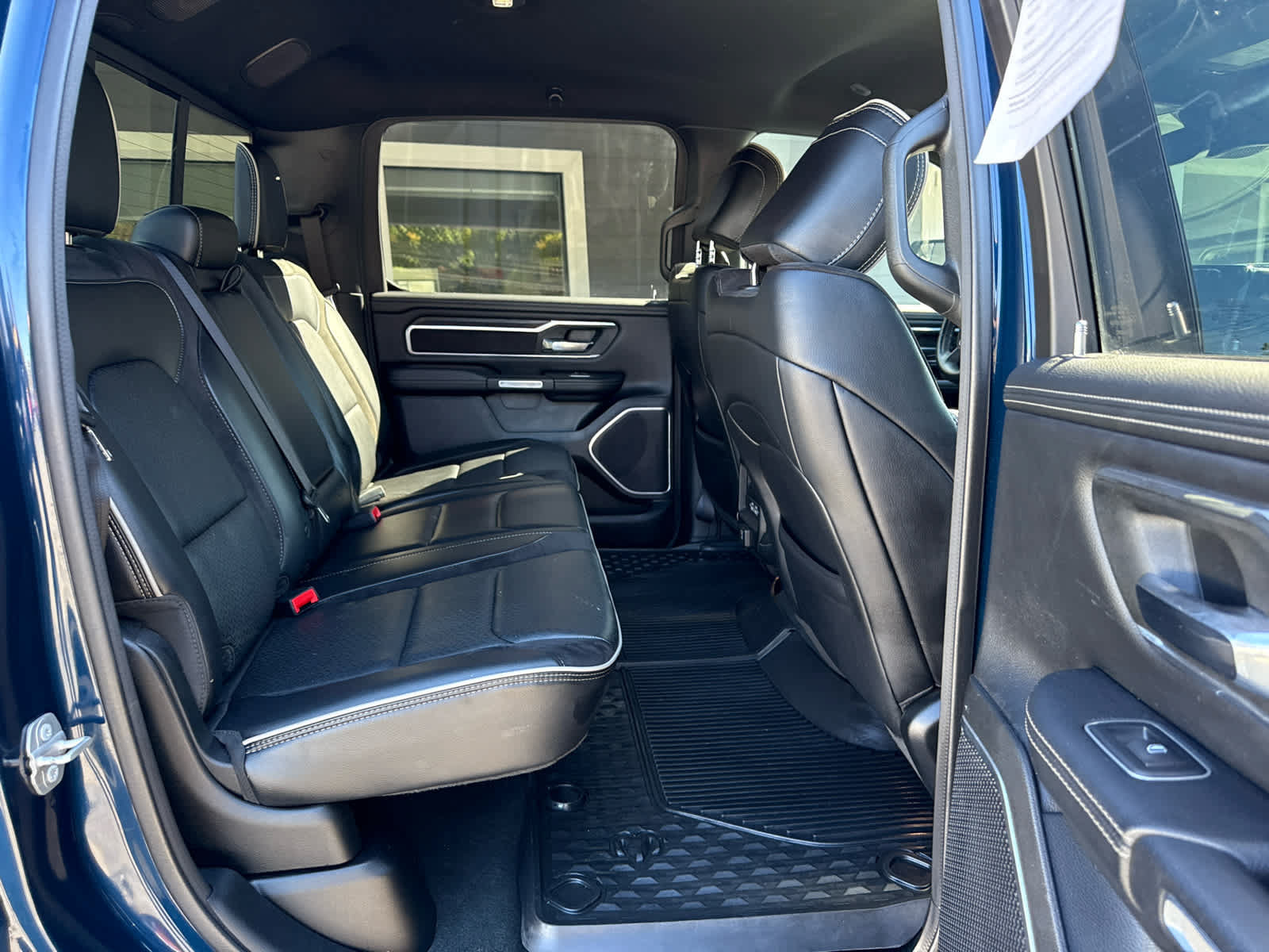 Used 2023 RAM 1500 Laramie AWD/4WD image 19