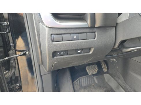 Used 2023 Nissan Rogue SV w/ SV Premium Package FWD image 25