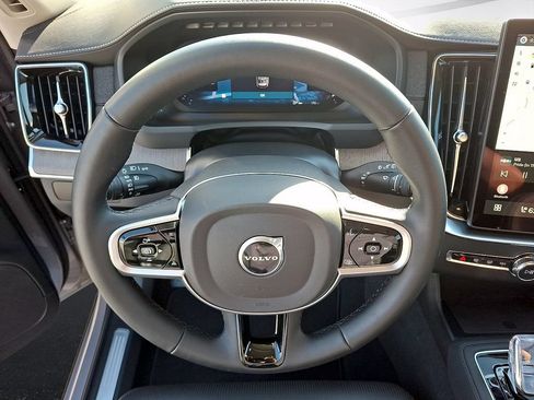 Certified 2026 Volvo XC90 B5 Ultra AWD/4WD image 22
