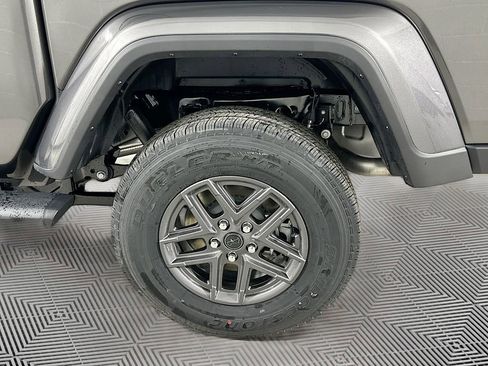 New 2026 Jeep Gladiator Sport AWD/4WD image 16