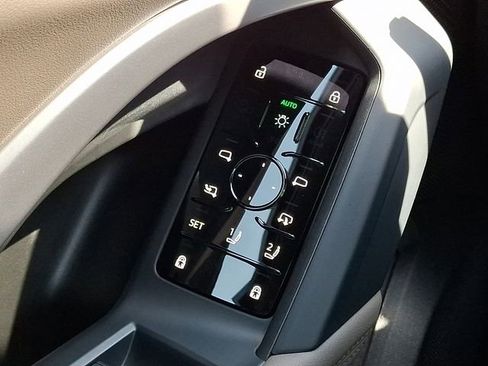 Used 2025 Audi Q5 Premium w/ Convenience Package image 26