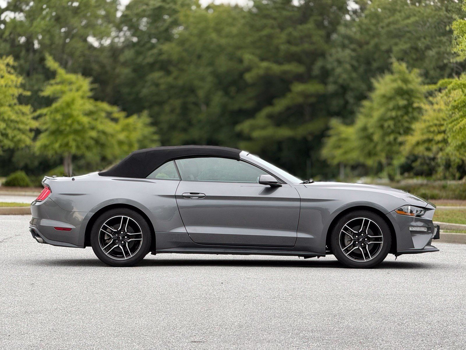 Used 2021 Ford Mustang Premium RWD image 12