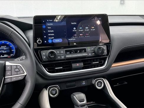 Used 2026 Toyota Grand Highlander Limited image 6