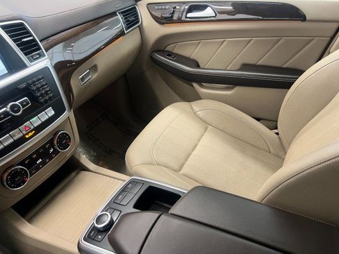 Used 2015 Mercedes-Benz GL 450 4MATIC image 29