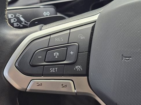 Used 2024 Volkswagen Atlas Cross Sport SE w/ Panoramic Sunroof Package AWD/4WD image 15