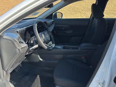 New 2026 Nissan Kicks S image 8