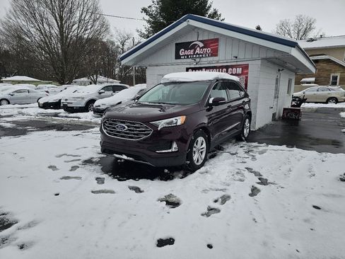 Used 2020 Ford Edge SEL w/ Cold Weather Package image 3