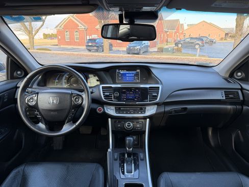 Used 2015 Honda Accord Touring image 16