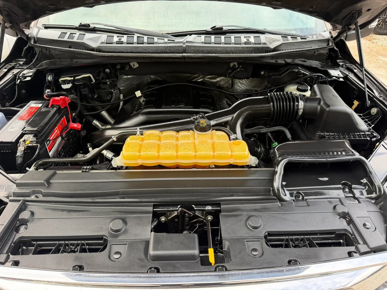 Used 2015 Ford F150 Lariat w/ Equipment Group 502A Luxury AWD/4WD image 27