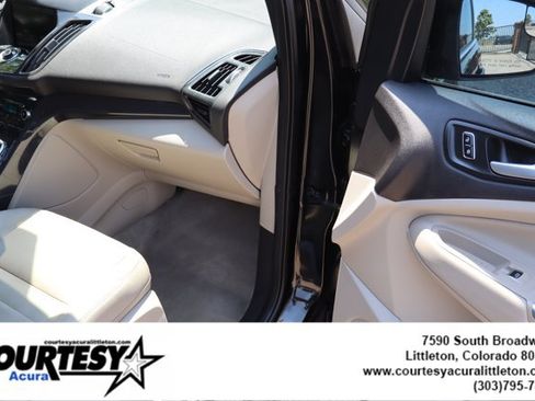 Used 2014 Ford Escape Titanium AWD/4WD image 32