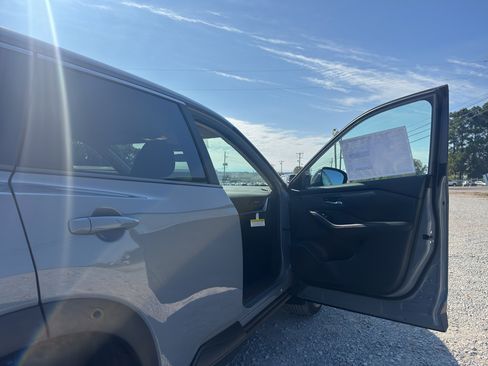 New 2026 Nissan Rogue SV image 20