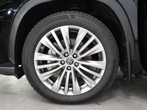Used 2023 Toyota Highlander Platinum AWD/4WD image 34