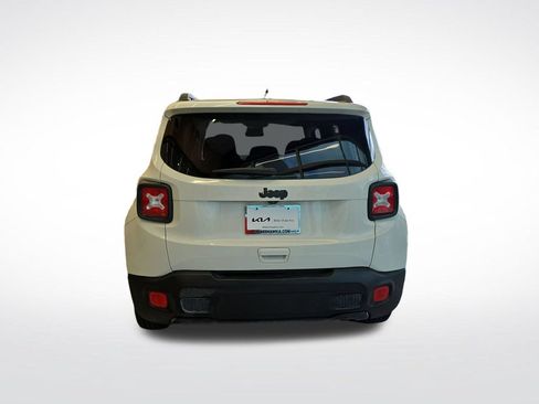 Used 2018 Jeep Renegade Altitude FWD image 5